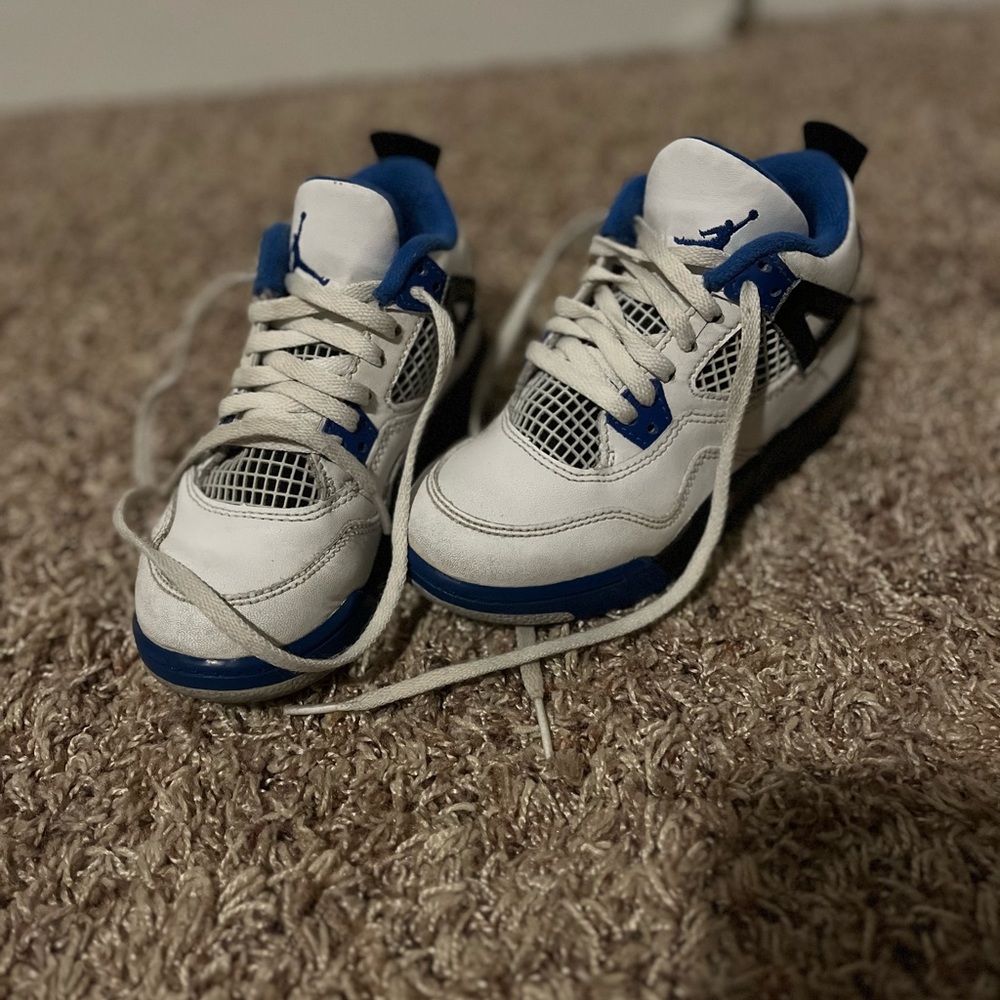 Little Boys Jordan’s size 11C